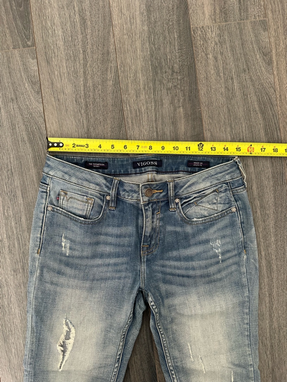 EUC Women’s Vigoss Distressed Light Blue Premium Denim Skinny Jeans Raw Hem 28 - Picture 9 of 14